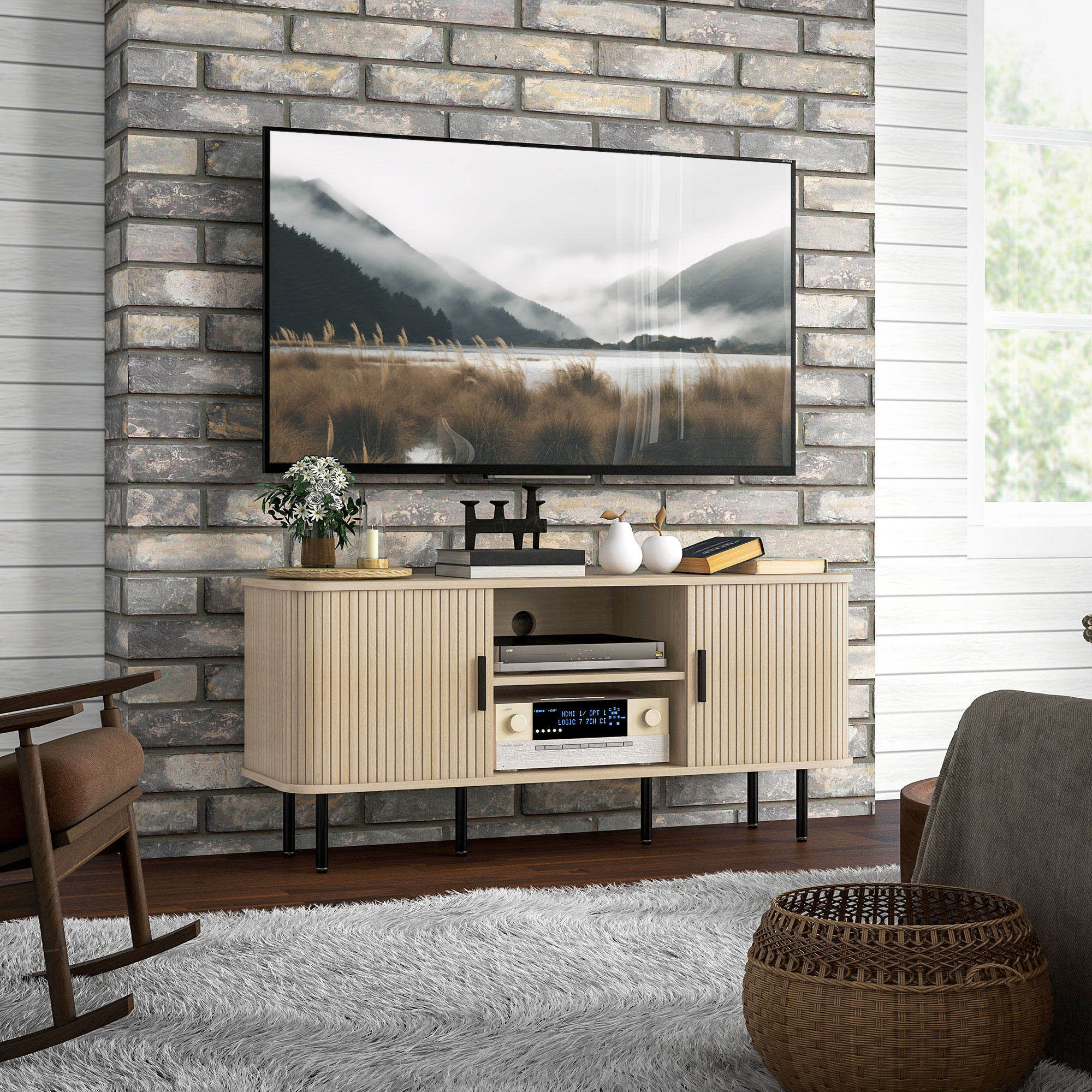 Living cu televizor 55" pe perete, criterii OLED și Mini-LED, ghid Documentat
